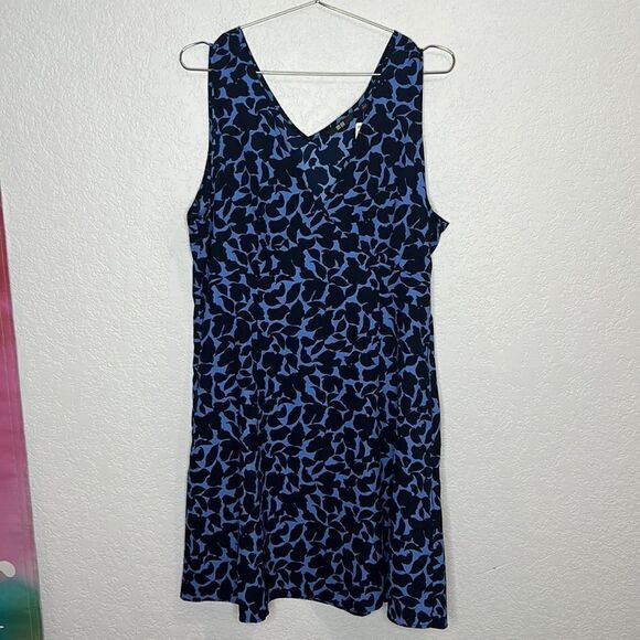 NWT UNIQLO Printed V-Neck Sleeveless Mini Dress Large - Picture 2 of 12